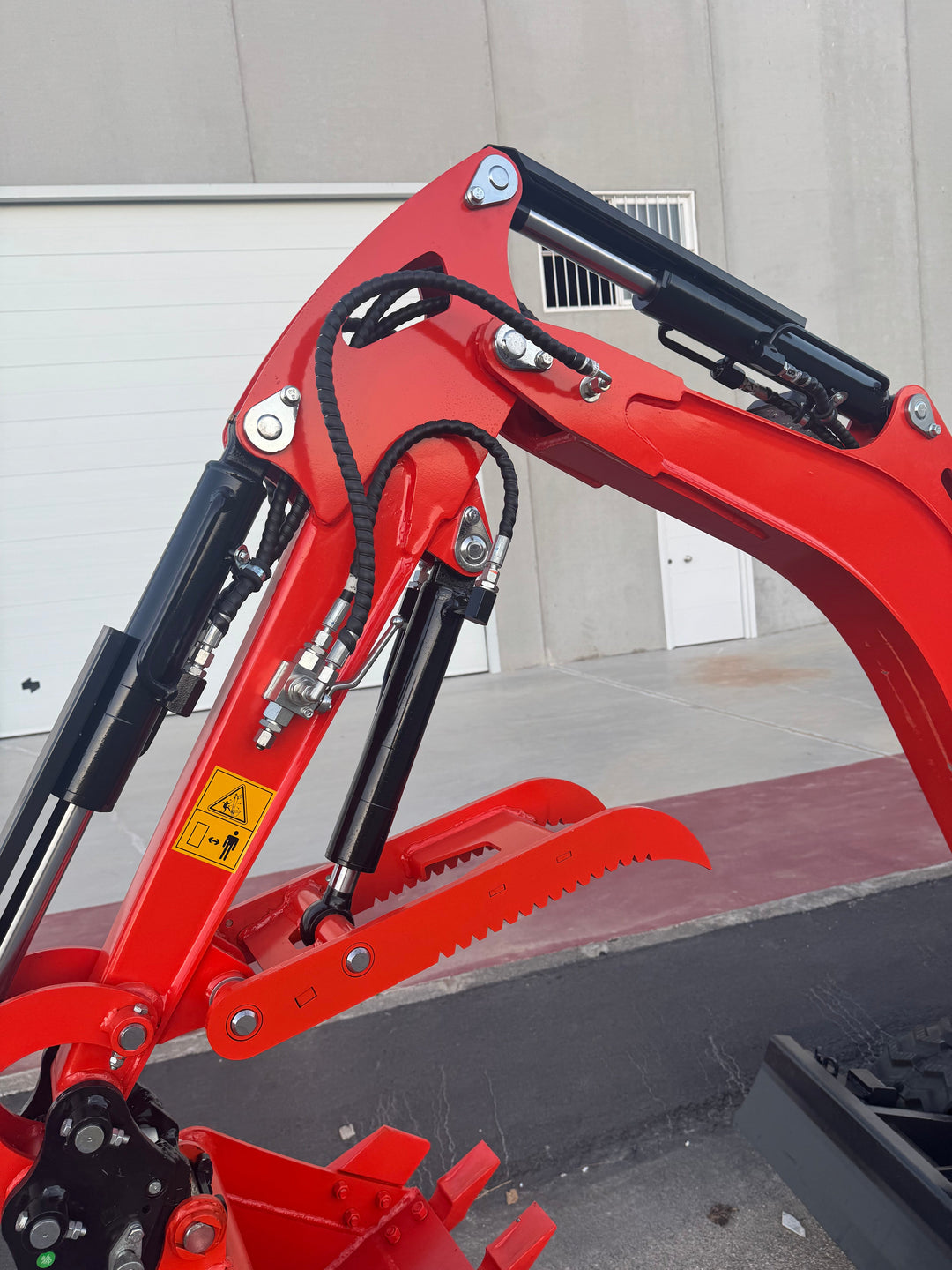 Excavadora Giratoria 1800Kg Motor Kubota 3 Cilindros