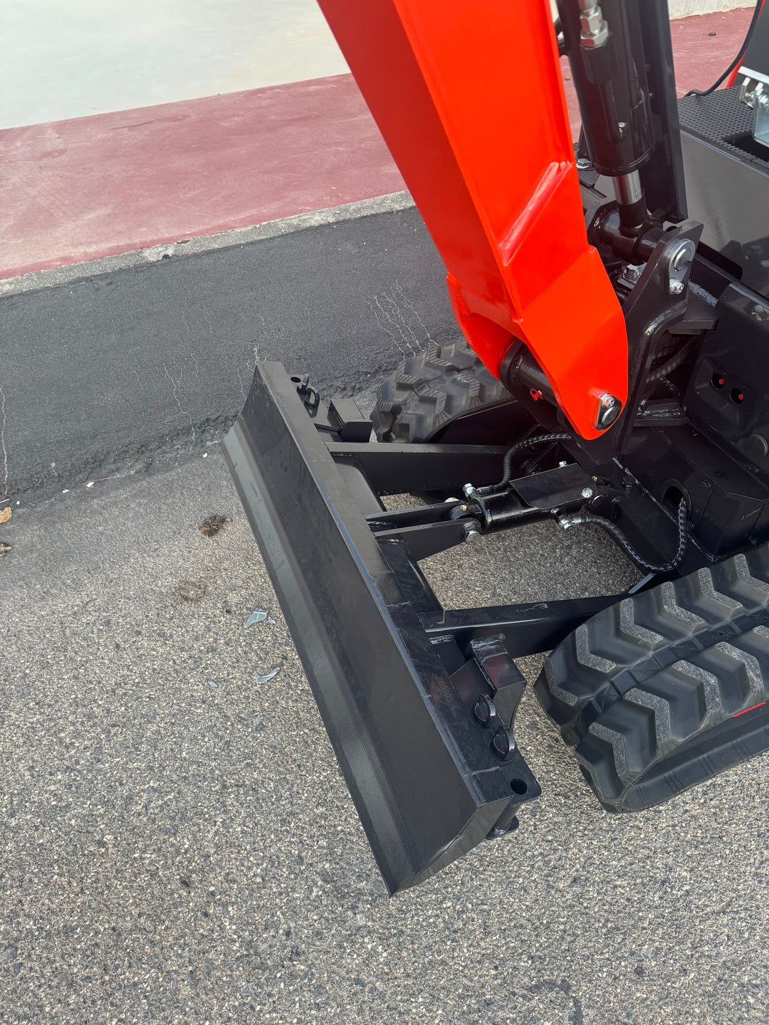 Excavadora Kubota 1800Kg Motor Kubota 3 Cilindros D722 Giratoria