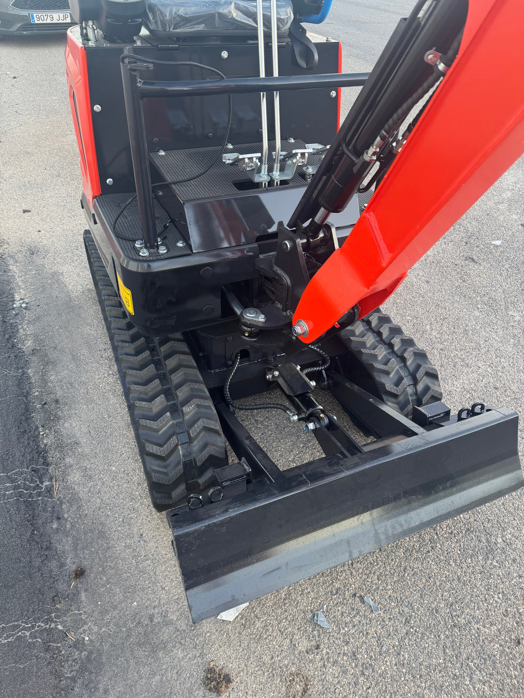 Excavadora Kubota 1800Kg Motor Kubota 3 Cilindros D722 Giratoria