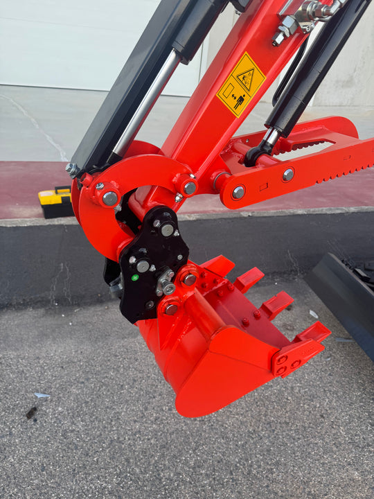 Excavadora Kubota 1800Kg Motor Kubota 3 Cilindros D722 Giratoria