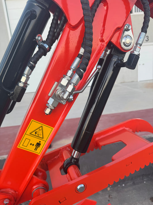 Excavadora Kubota 1800Kg Motor Kubota 3 Cilindros D722 Giratoria