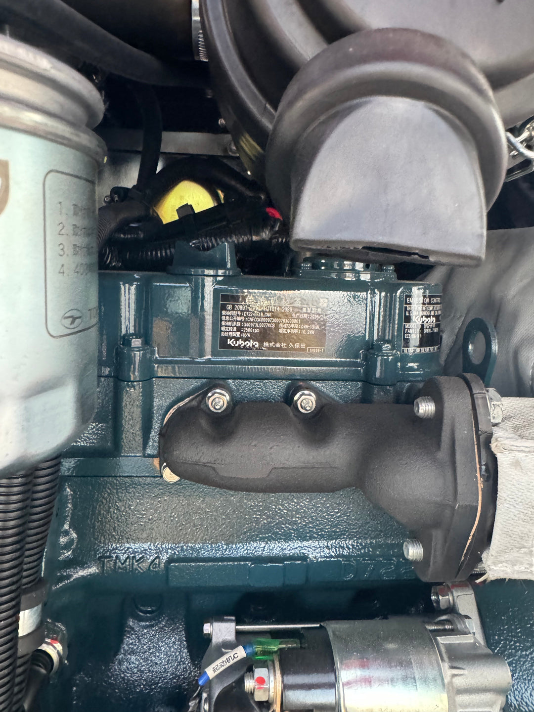 Excavadora Kubota 1800Kg Motor Kubota 3 Cilindros D722 Giratoria