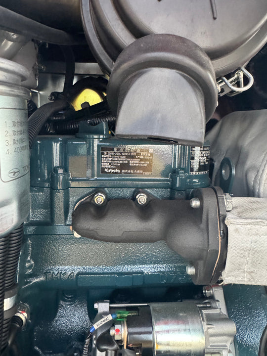 Excavadora Kubota 1800Kg Motor Kubota 3 Cilindros D722 Giratoria
