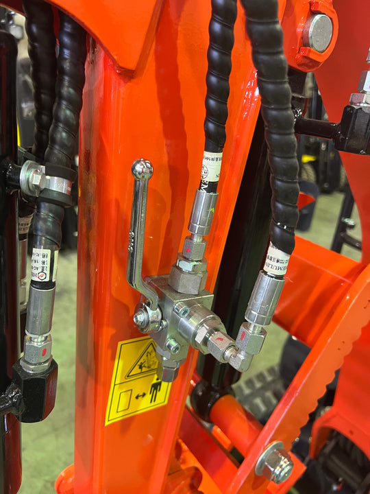 Mini Excavadora Kubota 1500 Kg motor Kubota de 3 Cilindros orugas retráctiles