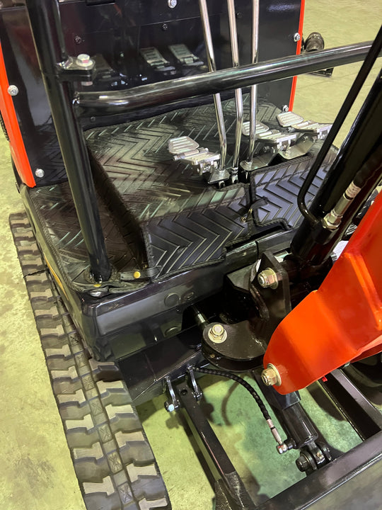 Mini Excavadora Kubota 1500 Kg motor Kubota de 3 Cilindros orugas retráctiles
