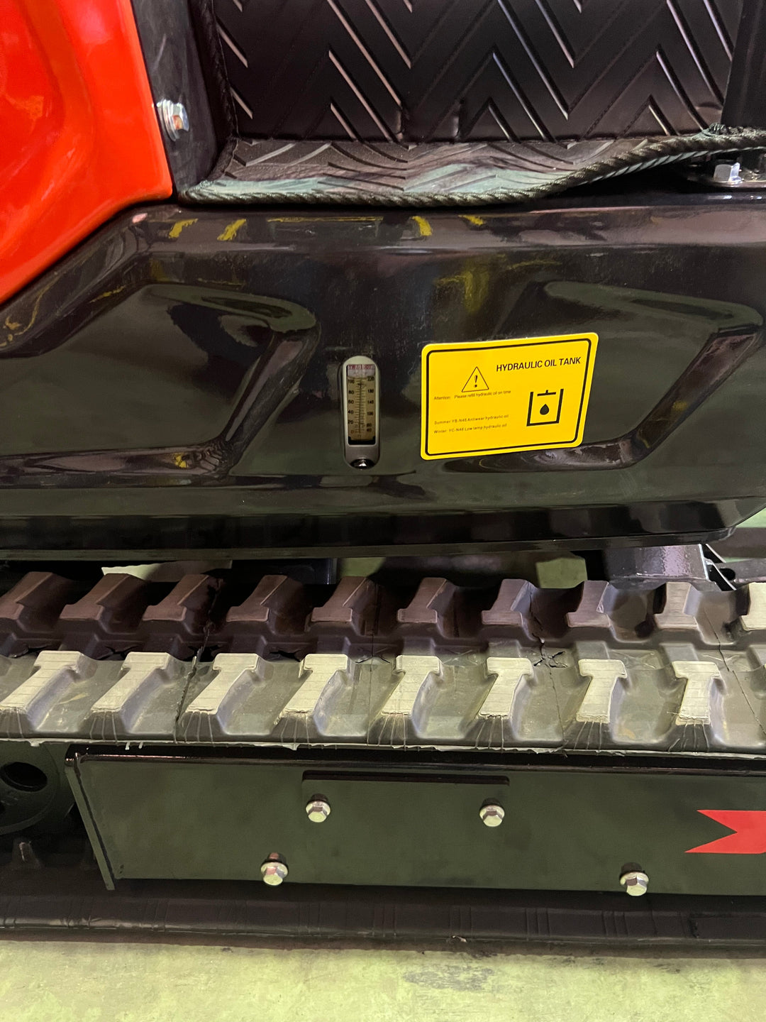 Mini Excavadora Kubota 1500 Kg motor Kubota de 3 Cilindros orugas retráctiles