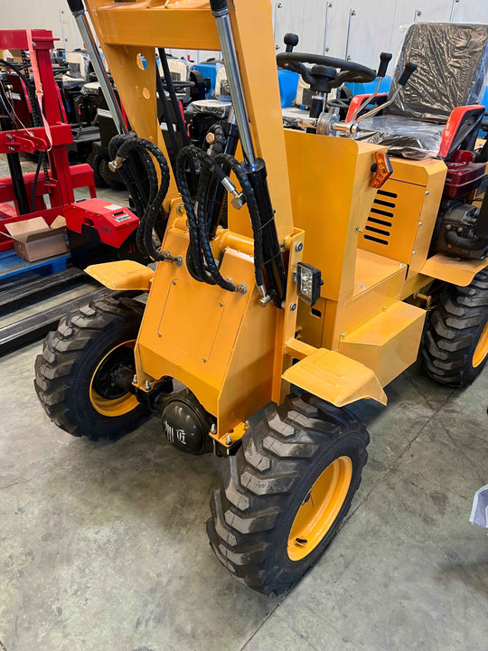 Pala Cargadora Diesel Articulada 4x4 de Ruedas 750kg