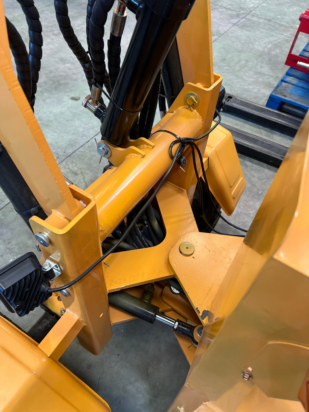 Pala Cargadora Diesel Articulada 4x4 de Ruedas 750kg