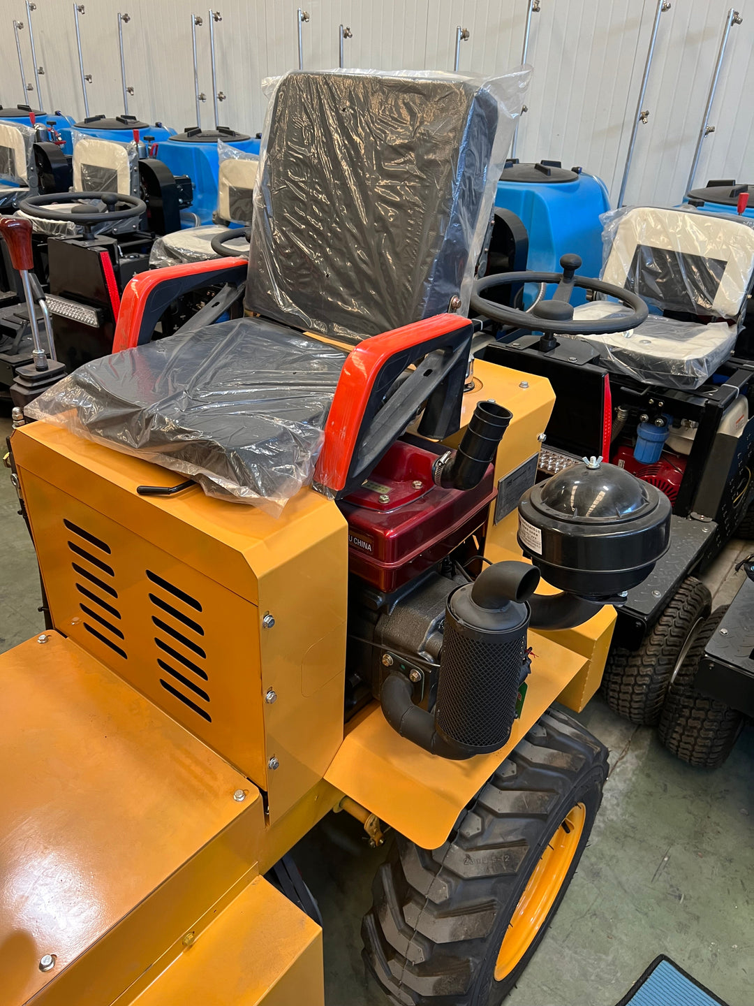 Pala Cargadora Diesel Articulada 4x4 de Ruedas 750kg