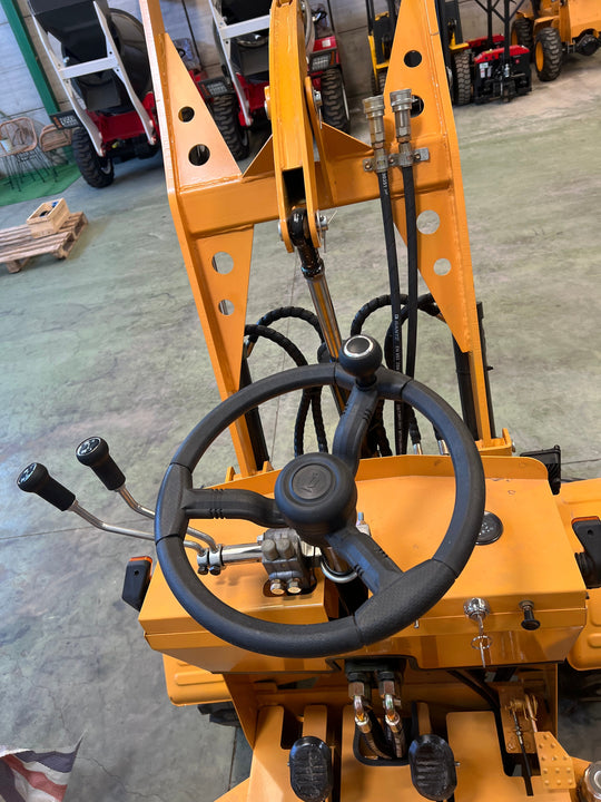 Pala Cargadora Diesel Articulada 4x4 de Ruedas 750kg