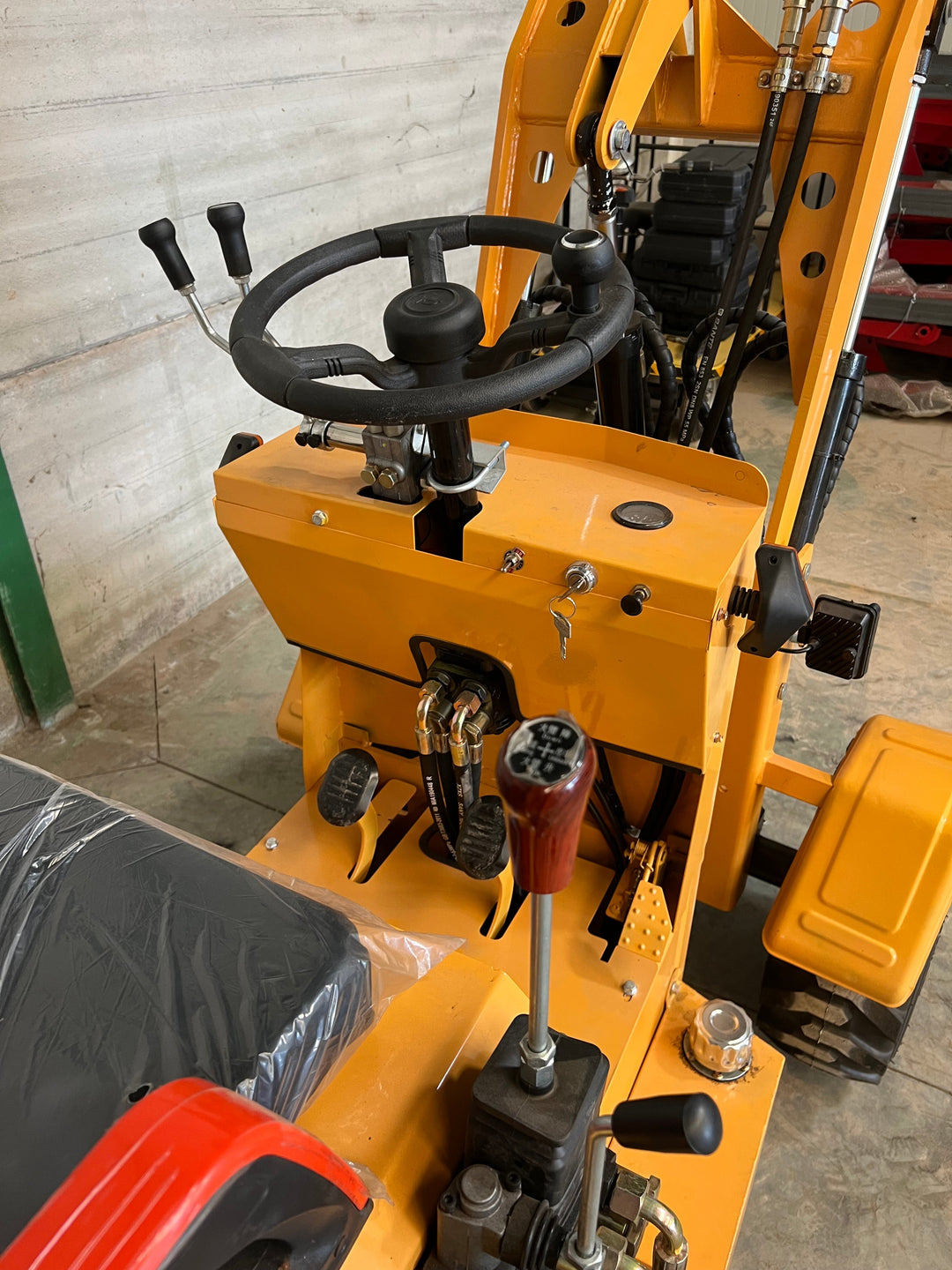 Pala Cargadora Diesel Articulada 4x4 de Ruedas 750kg