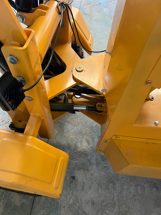 Pala Cargadora Diesel Articulada 4x4 de Ruedas 750kg