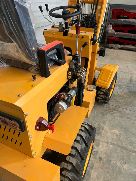Pala Cargadora Diesel Articulada 4x4 de Ruedas 750kg