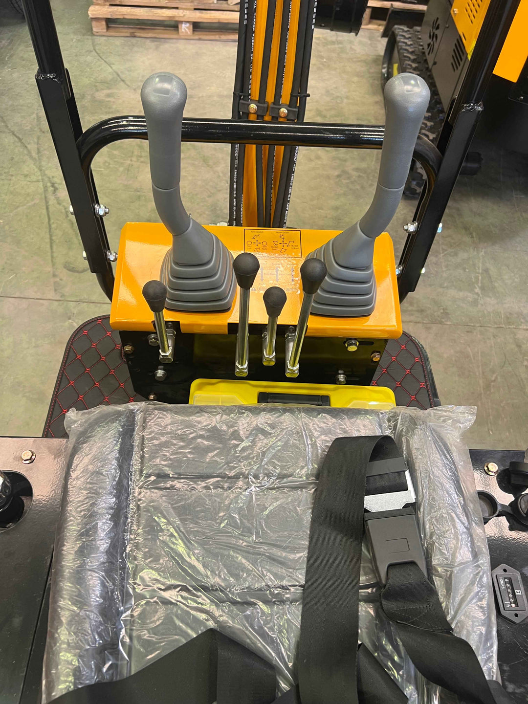 Mini Excavadora Pequeña 1000 Kg Giratoria JPC Motor Koop de 1 Cilindro Con Enfriador de Aceite