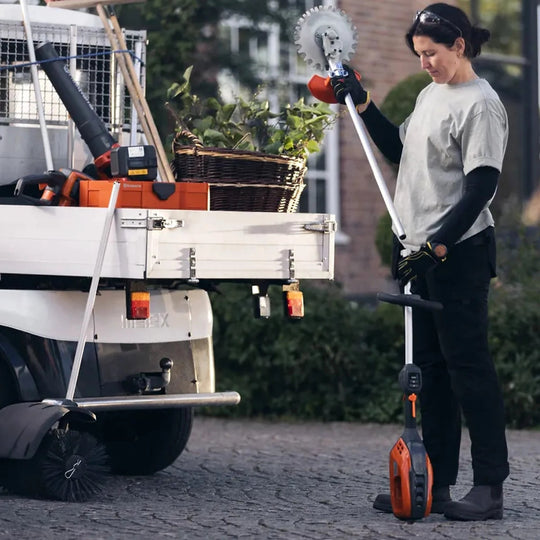 Desbrozadora Husqvarna 525iLK (Solo motor) - Sin batería ni cargador