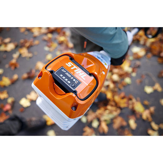 Sistema STIHL KMA 120 R - Sin batería ni cargador
