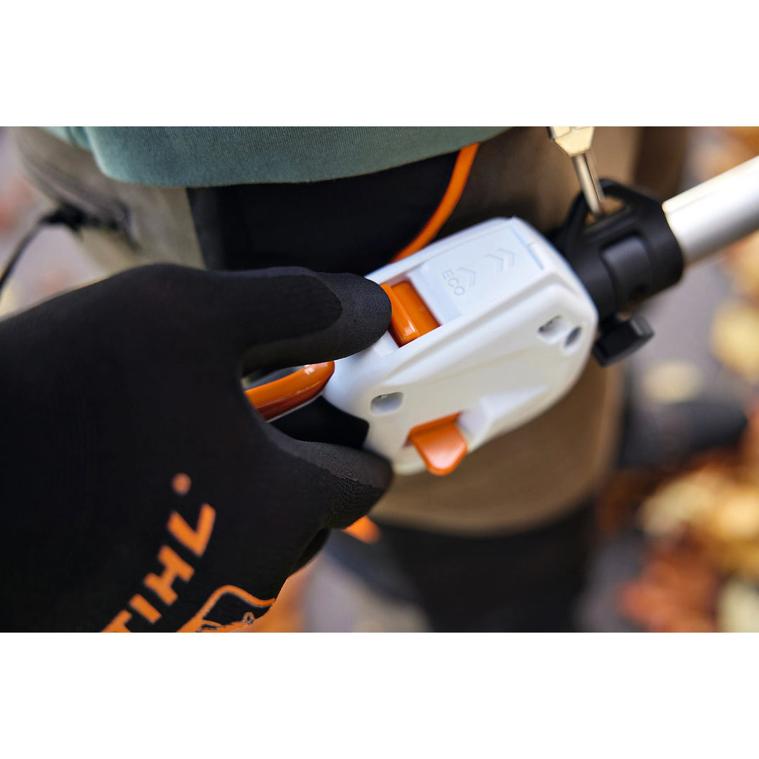 Sistema STIHL KMA 120 R - Sin batería ni cargador